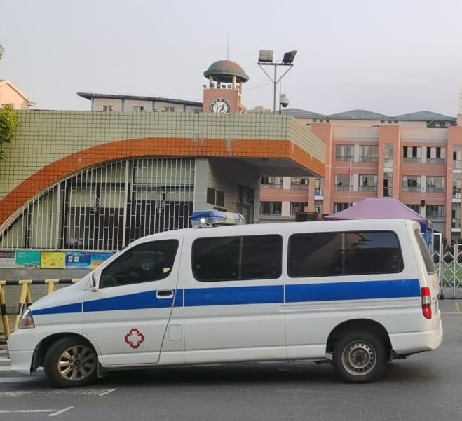 巨鹿救护车出租护送骨折病人一公里多少钱